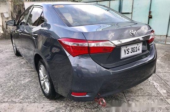 Selling Gray Toyota Corolla Altis 2016 in Parañaque-2