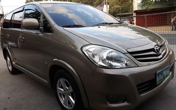 Sell Beige 2010 Toyota Innova at 66000 km in Manila