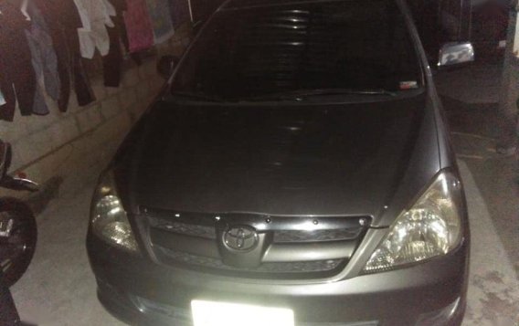 Selling Used Toyota Innova 2006 in Quezon City-11