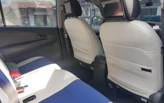 2nd Hand Toyota Innova 2012 at 60000 km for sale-4