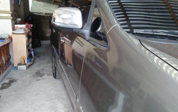 Selling Used Toyota Innova 2006 in Quezon City