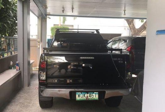 Selling Toyota Hilux Automatic Diesel in Parañaque-2