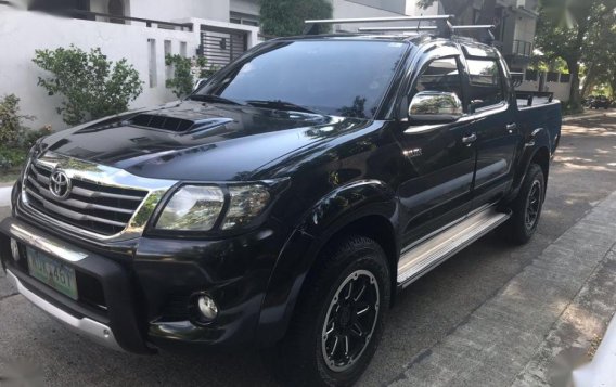 Selling Toyota Hilux Automatic Diesel in Parañaque