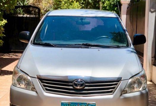 Selling Used Toyota Innova 2014 in Muntinlupa