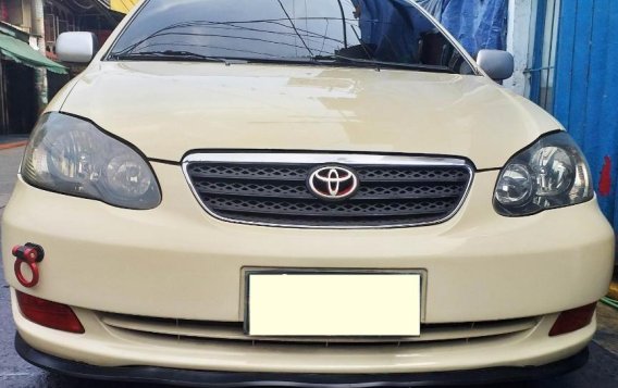 White Toyota Altis 2005 for sale in Manila