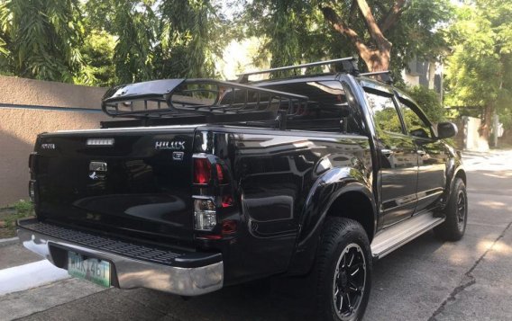 Selling Toyota Hilux Automatic Diesel in Parañaque-3