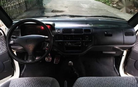 Selling 2nd Hand Toyota Revo 2002 Manual Gasoline at 130000 km in Valenzuela-3