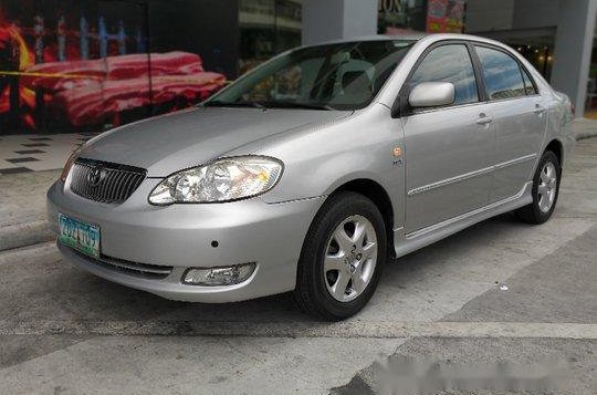 Selling Silver Toyota Corolla Altis 2006 Automatic Gasoline in Pasig-1