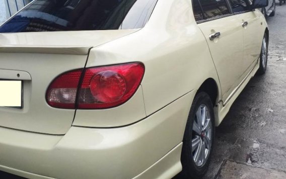 White Toyota Altis 2005 for sale in Manila-4