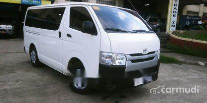 Selling White Toyota Hiace 2019 in Manila