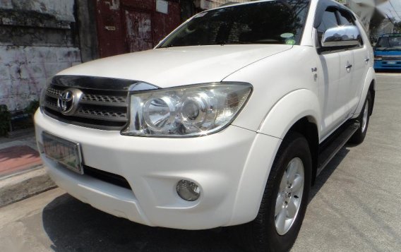 2nd Hand Toyota Fortuner 2010 for sale in Quezon City-1