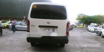 Selling White Toyota Hiace 2019 in Manila-3