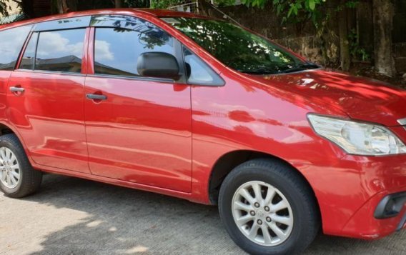 Red Toyota Innova 2015 Automatic Diesel for sale in Quezon City