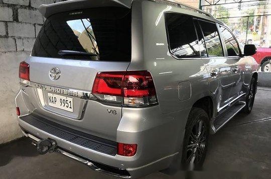 Sell Silver 2018 Toyota Land Cruiser at 7000 km in Quezon City-2