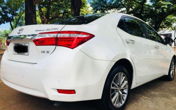 Selling 2nd Hand Toyota Altis 2017 in Marikina-3