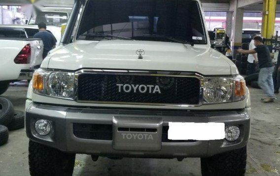Selling Used Toyota Land Cruiser 2017 in Cebu City