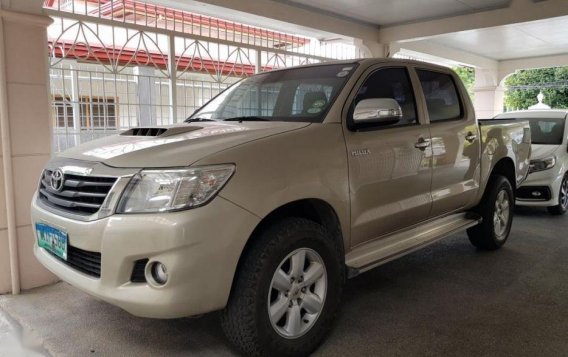 2nd Hand Toyota Hilux Manual Diesel for sale in Makati-3