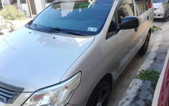 Selling Used Toyota Innova 2013 in Las Piñas-5