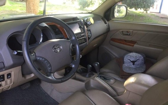 Selling 2nd Hand Toyota Fortuner 2009 Automatic Diesel at 100000 km in San Fernando-3