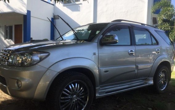 Selling 2nd Hand Toyota Fortuner 2009 Automatic Diesel at 100000 km in San Fernando-8