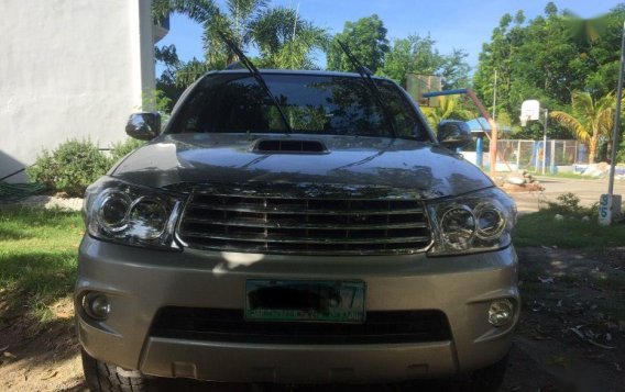 Selling 2nd Hand Toyota Fortuner 2009 Automatic Diesel at 100000 km in San Fernando-1