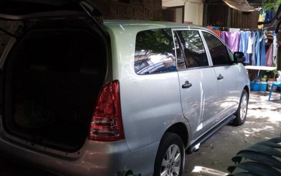 Selling 2nd Hand Toyota Innova 2006 at 130000 km in Pasig-1