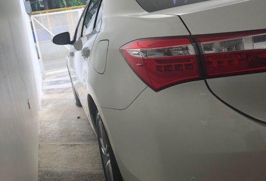 Selling Toyota Corolla Altis 2015 Automatic Gasoline in Marikina-1