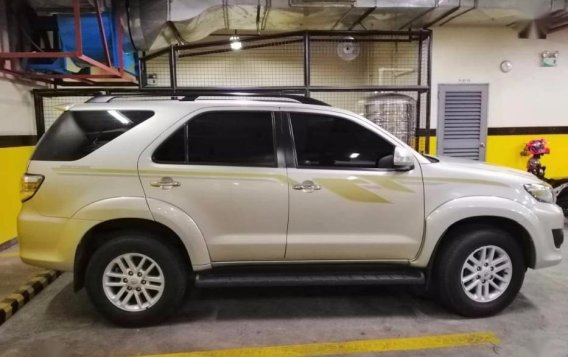 Selling Used Toyota Fortuner 2012 in Quezon City-2