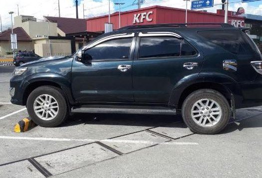 Sell 2nd Hand 2013 Toyota Fortuner Automatic Diesel in Imus-1