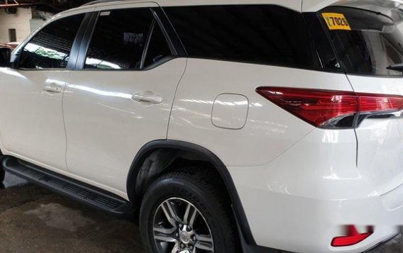 White Toyota Fortuner 2017 Automatic Diesel for sale in Quezon City-4