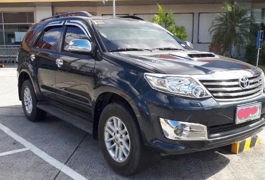 Sell 2nd Hand 2013 Toyota Fortuner Automatic Diesel in Imus