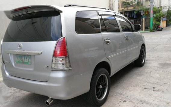 Selling Used Toyota Innova 2010 in Quezon City-1