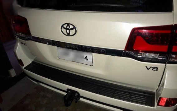 Toyota Land Cruiser 2017 Automatic Diesel for sale in Quezon City-2