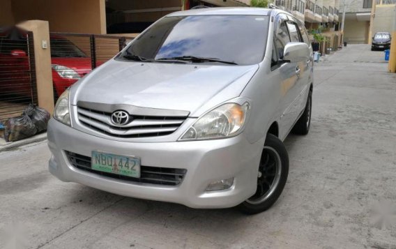 Selling Used Toyota Innova 2010 in Quezon City