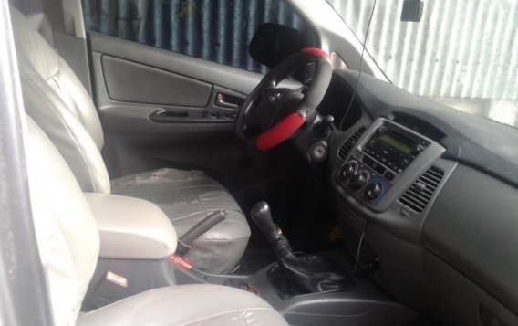 Selling 2nd Hand Toyota Innova 2013 Manual Diesel at 70000 km in Baguio-3