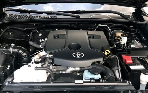 Selling Used Toyota Hilux 2019 Manual Gasoline at 10000 km in Quezon City-9