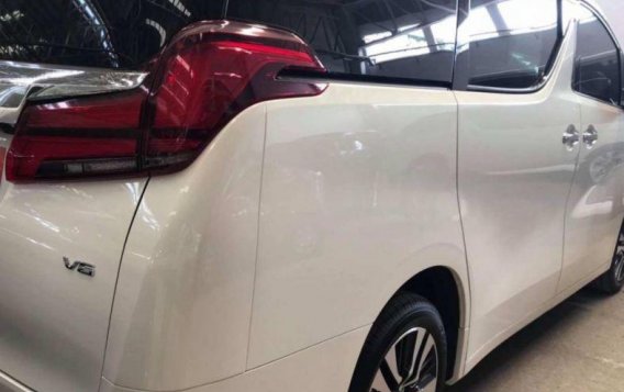 Selling New Toyota Alphard 2019 in Biñan