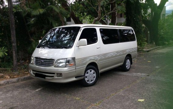Selling 2nd Hand Toyota Hiace 2003 in Quezon City