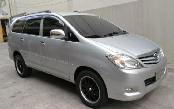 Selling Used Toyota Innova 2010 in Quezon City-8