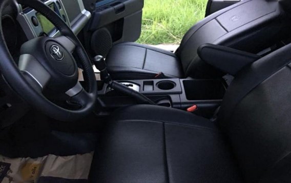 Used Toyota Fj Cruiser 2015 Automatic Gasoline for sale in Imus-4