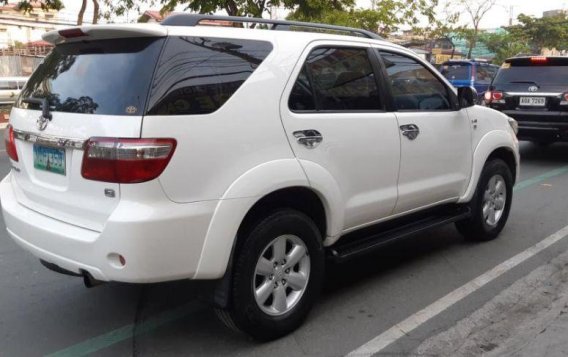 Toyota Fortuner 2011 Automatic Diesel for sale in Quezon City-3