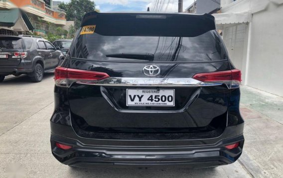 Toyota Fortuner 2017 Manual Diesel for sale in Quezon City-3