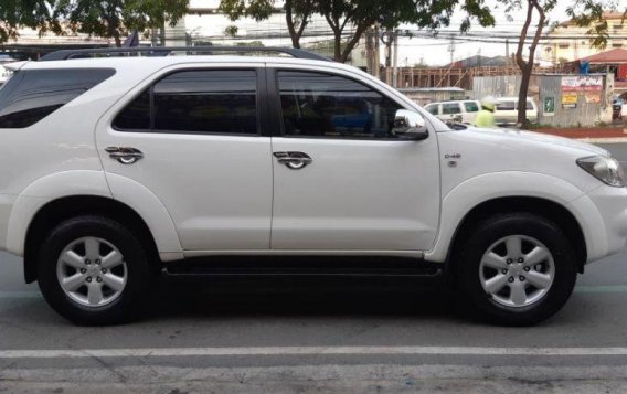 Toyota Fortuner 2011 Automatic Diesel for sale in Quezon City-4