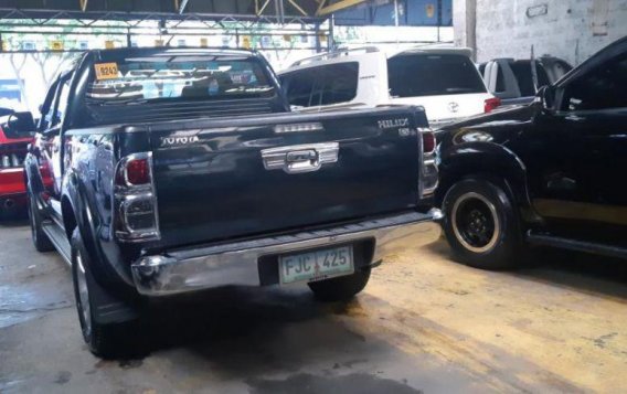 Selling Toyota Hilux 2013 Manual Diesel in Quezon City-5