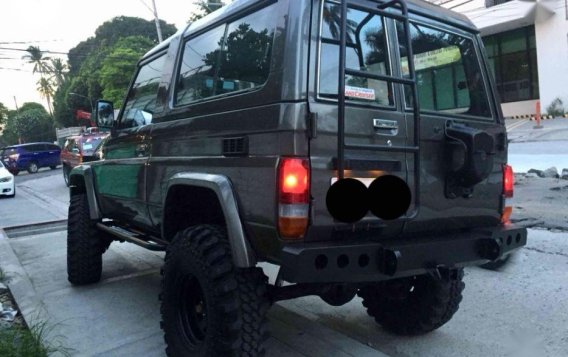 Selling Toyota Land Cruiser Manual Diesel in Quezon City