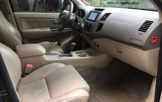 Toyota Fortuner 2008 Automatic Gasoline for sale in Makati-2