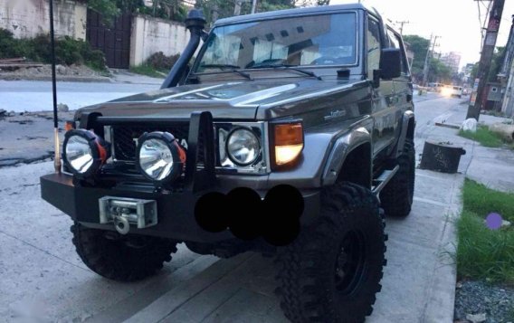 Selling Toyota Land Cruiser Manual Diesel in Quezon City-2