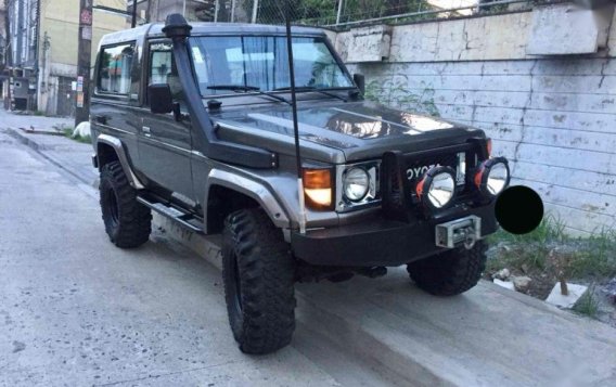 Selling Toyota Land Cruiser Manual Diesel in Quezon City-8