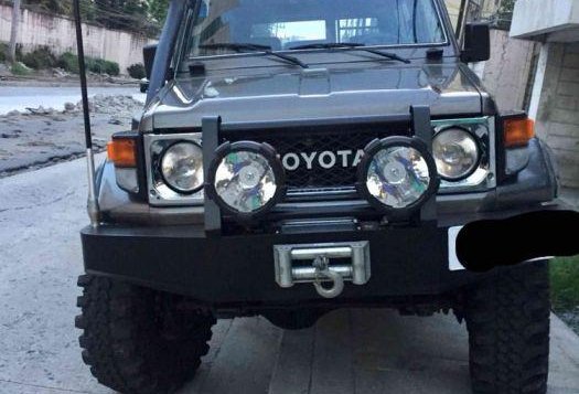 Selling Toyota Land Cruiser Manual Diesel in Quezon City-9