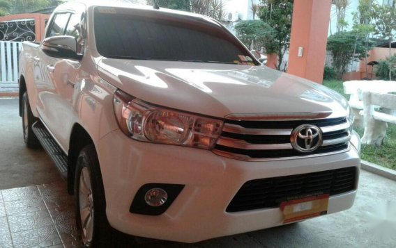 Selling Toyota Hilux 2016 Automatic Diesel in Calamba-2